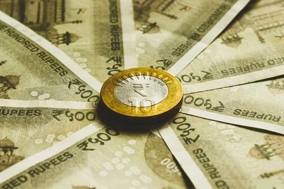 rupee-closing-min