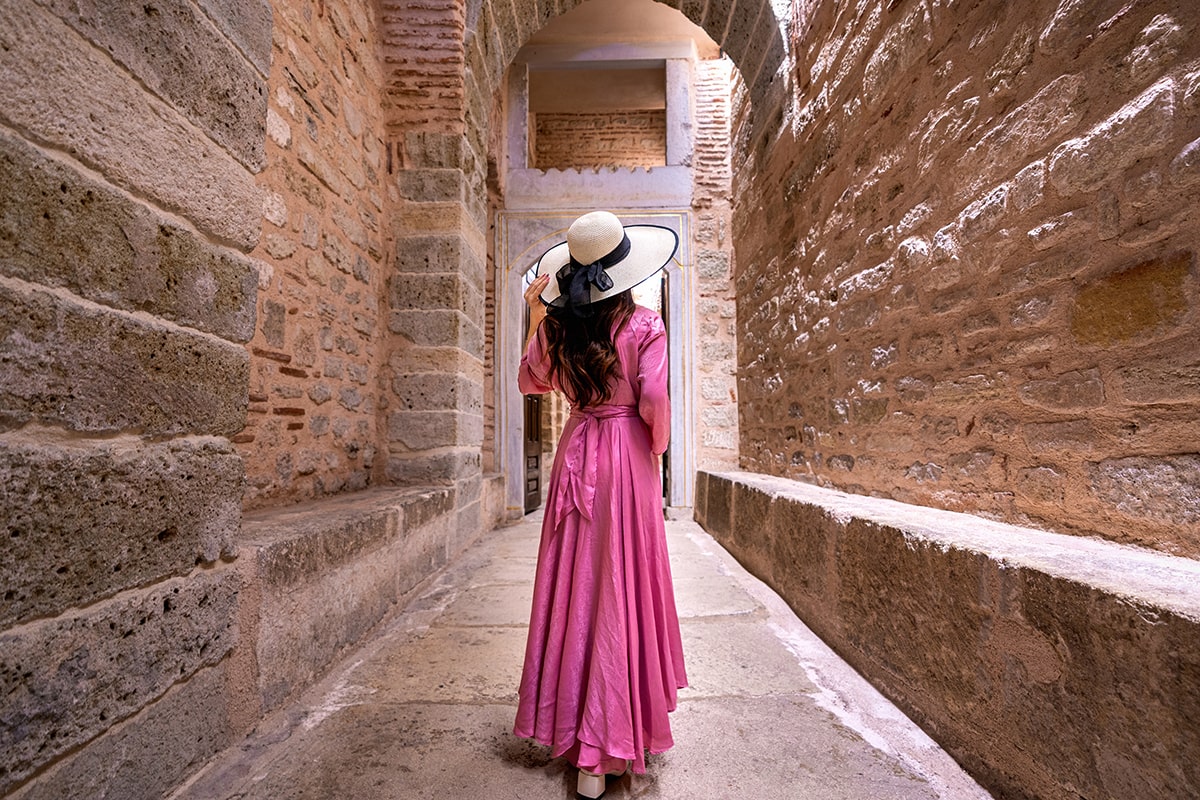 tourist-visiting-ancient-city-turkey-min